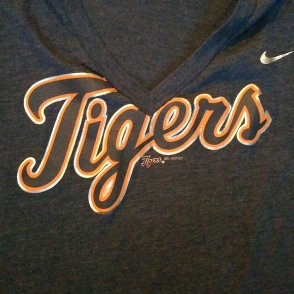 NIKE Womens V-Neck Detroit Tigers Tee - Picture 2 of 5